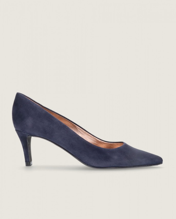 Phoebe in Mascaro