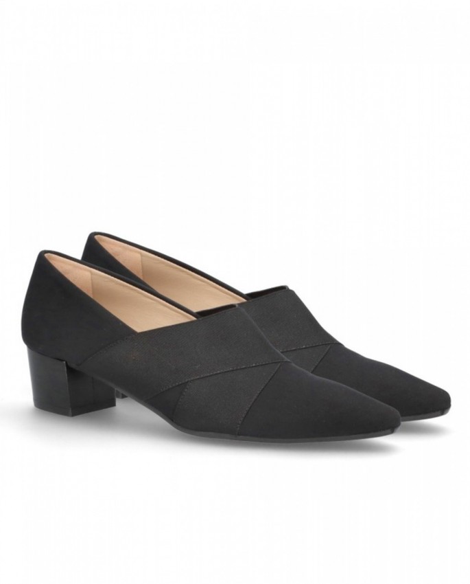 Greta in Mascaro