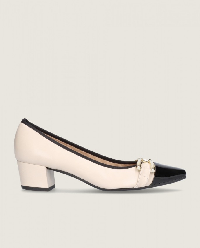 Greta in Mascaro