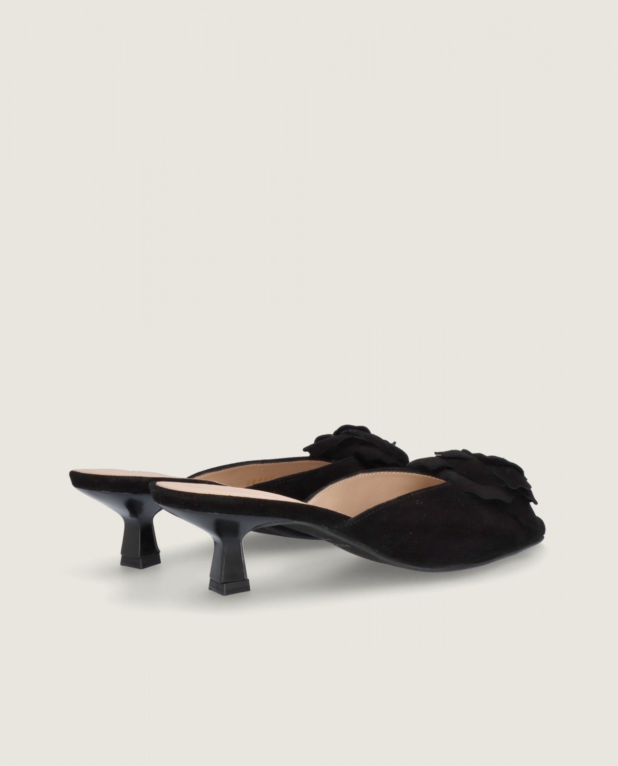 Harriet Harriet in Mascaro