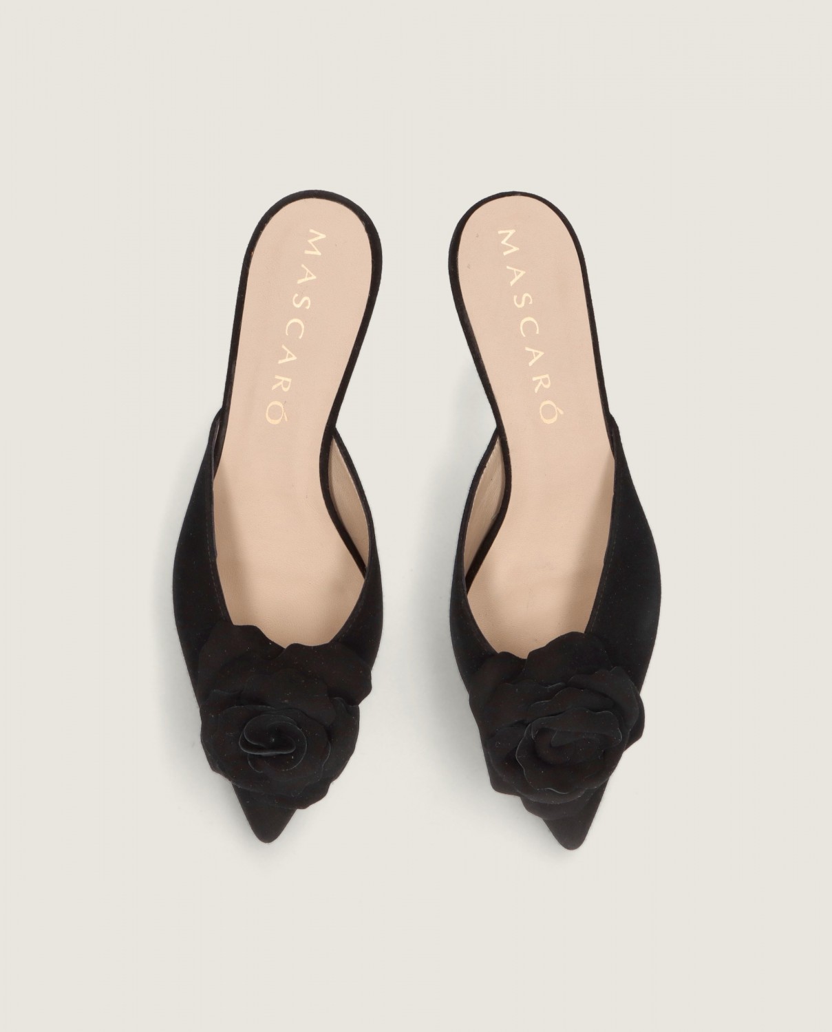 Harriet Harriet in Mascaro