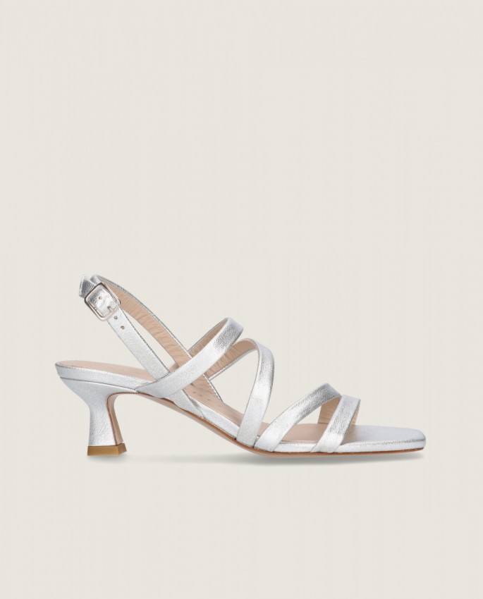 Mandy in Mascaro