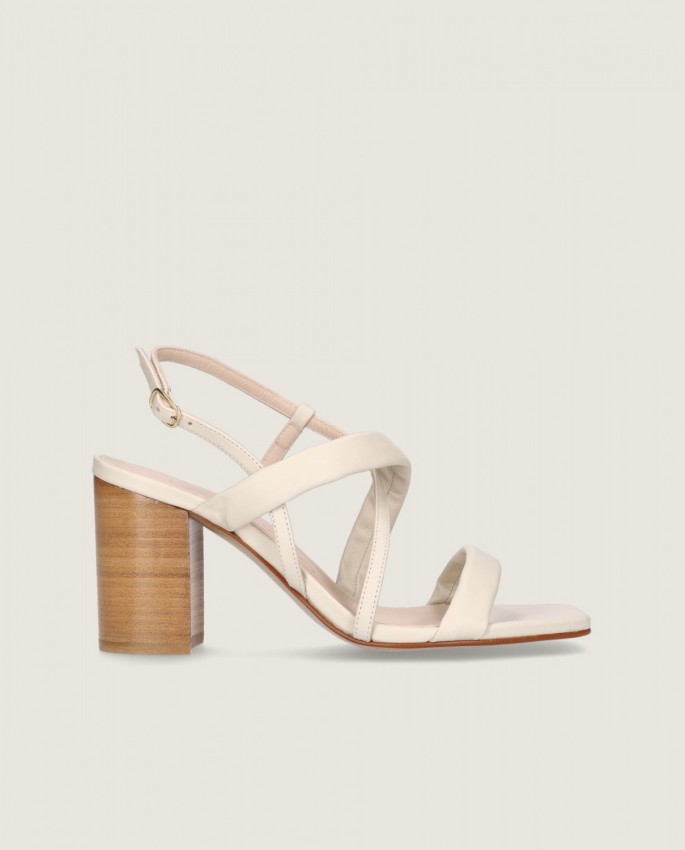 Amanda in Mascaro