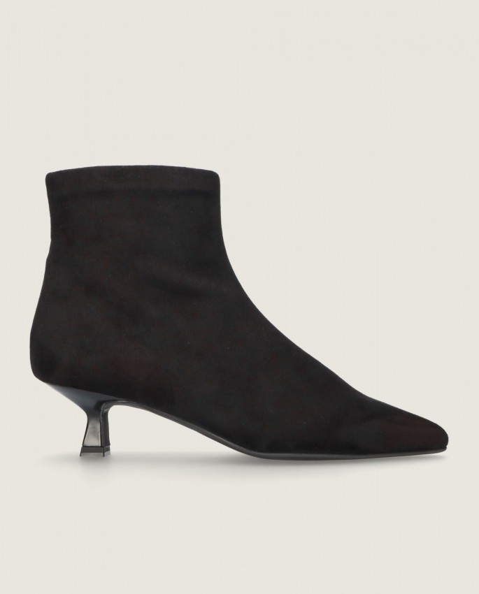 Harriet in Mascaro