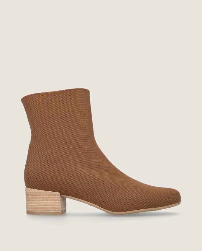 Milan in Mascaro