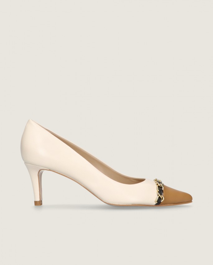 Phoebe in Mascaro