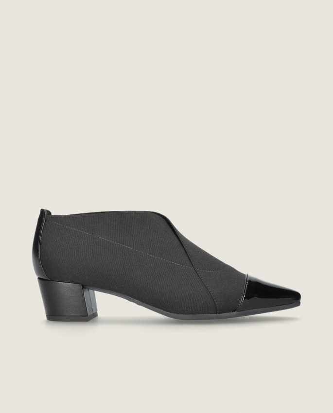 Greta in Mascaro