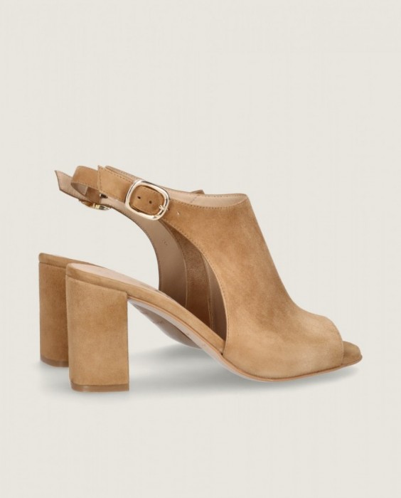 Ruth Mascaró in Mascaro