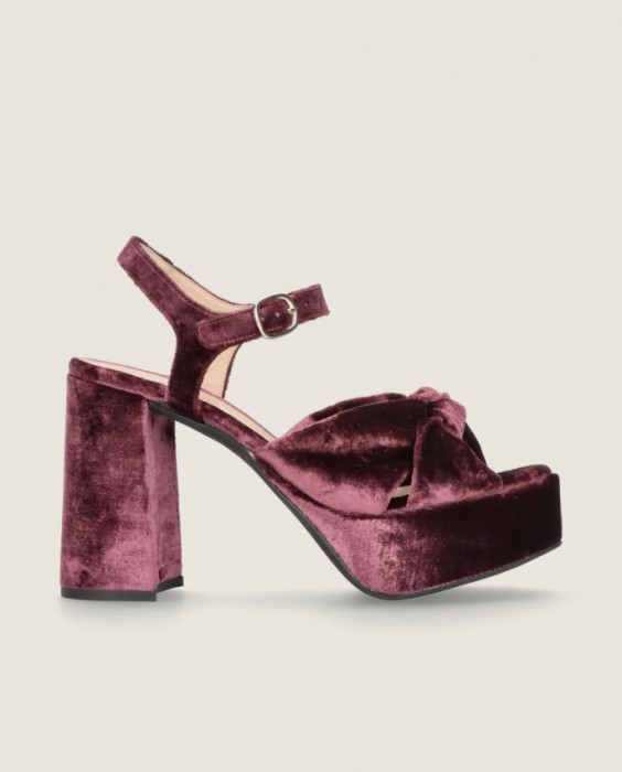 Ruth Mascaró in Mascaro