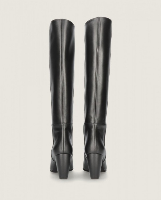 Emily Mascaró in Mascaro