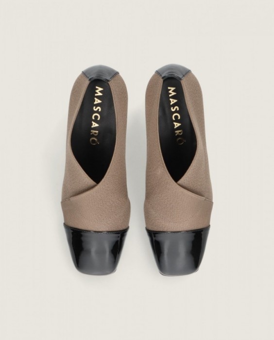 Anuk Mascaró in Mascaro