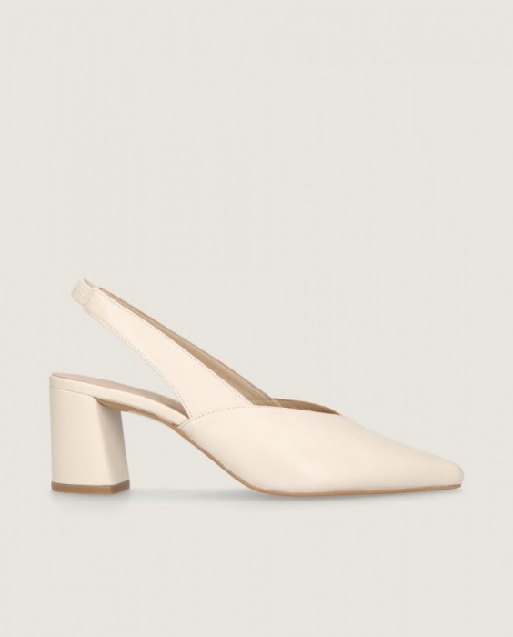 Phoebe Mascaró in Mascaro