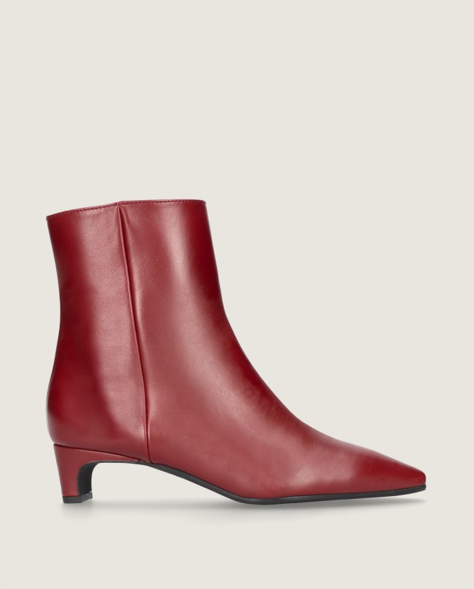 Greta in Mascaro