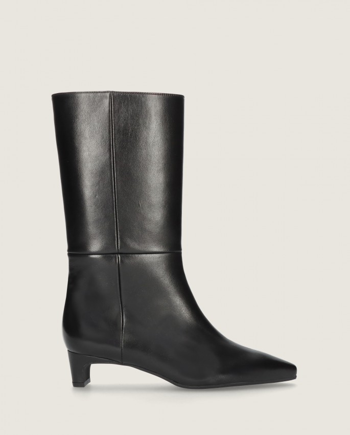Greta in Mascaro