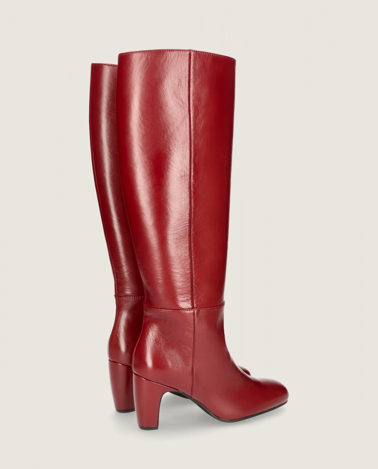 Emily Emily in Mascaro