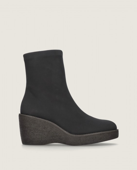 Nantes Mascaró in Mascaro