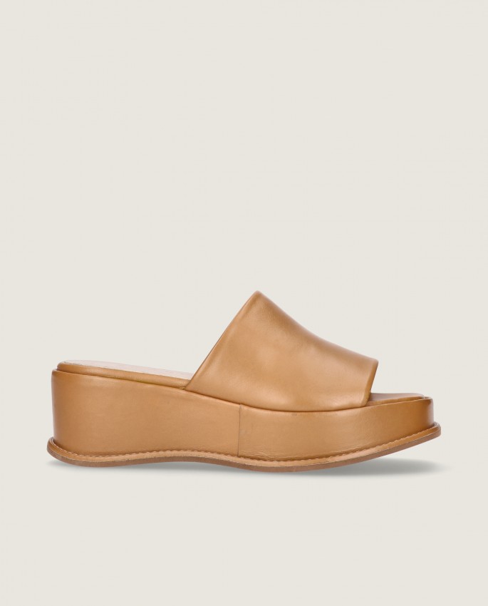 Aurelia in Mascaro