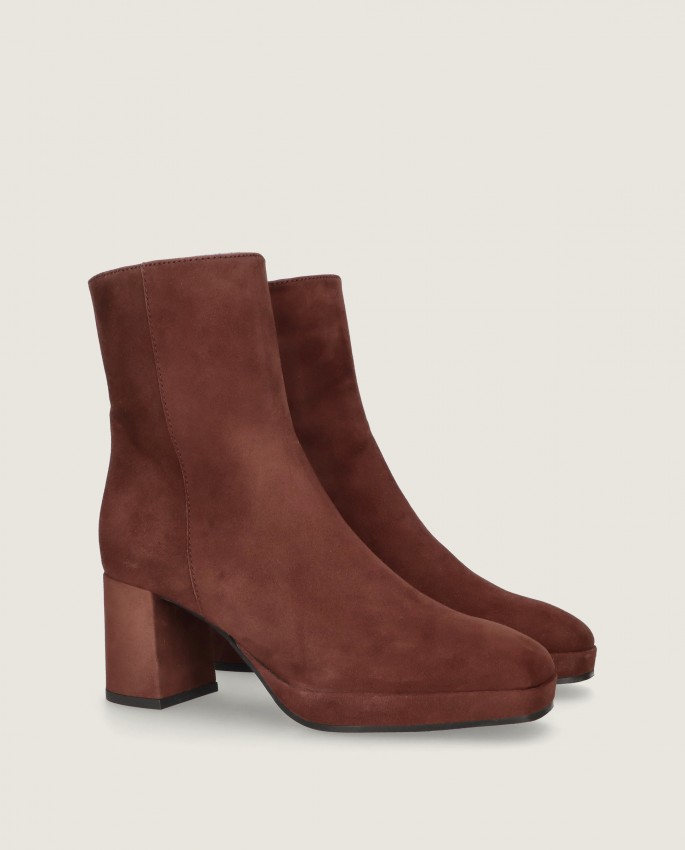 Bonnie Bonnie in Mascaro
