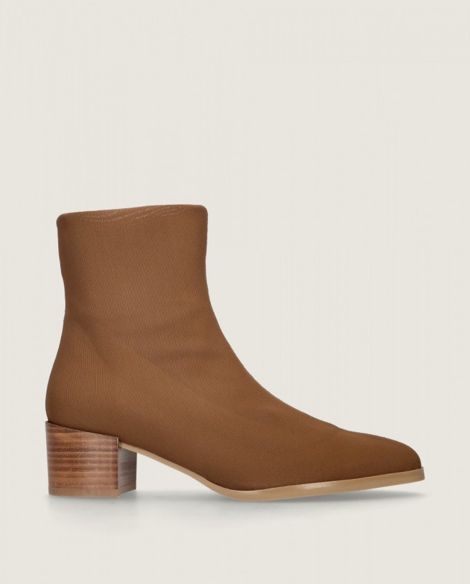 Sharon in Mascaro