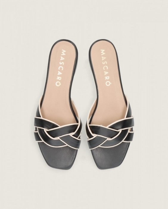 Eva Mascaró in Mascaro