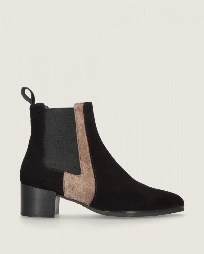 Sharon in Mascaro