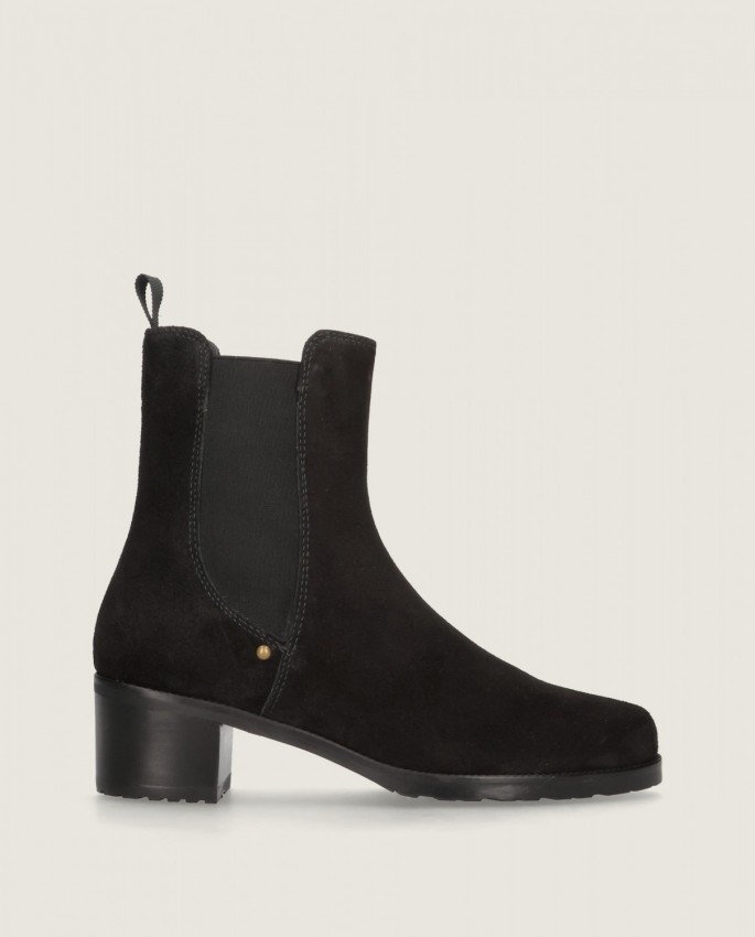 Claudette in Mascaro