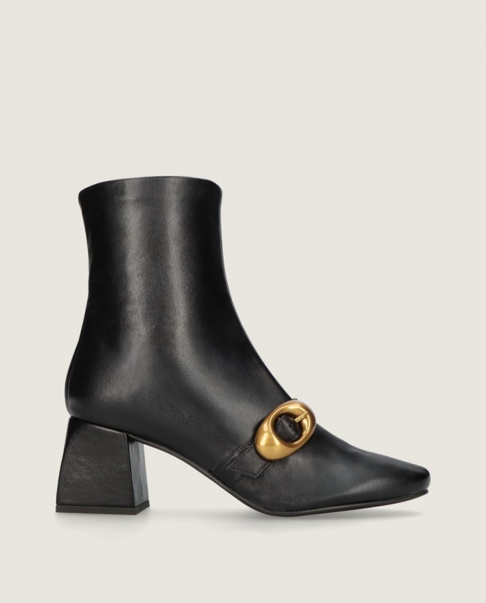 Freja in Mascaro